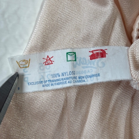 Vintage Smart Nylon Slip - Picture 4 of 5